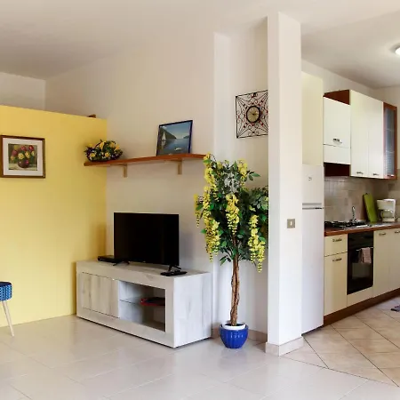 Rizzardi-3 By Interhome Apartman Malcesine